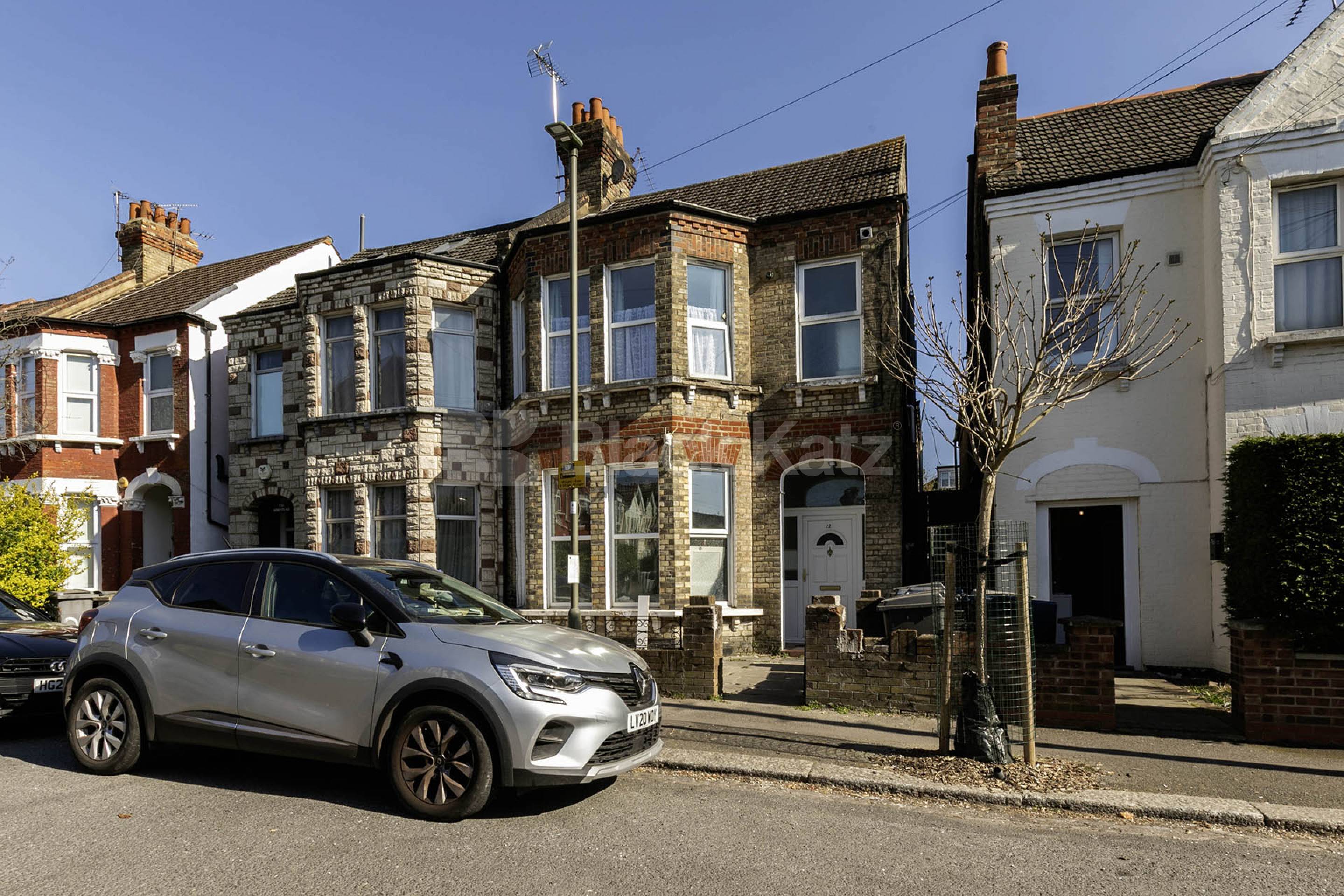 			Studio Apartment, 1 bath, 1 reception Apartment			 Ash Grove , Cricklewood (Inclusive of Council tax, Gas+ Water) NW2